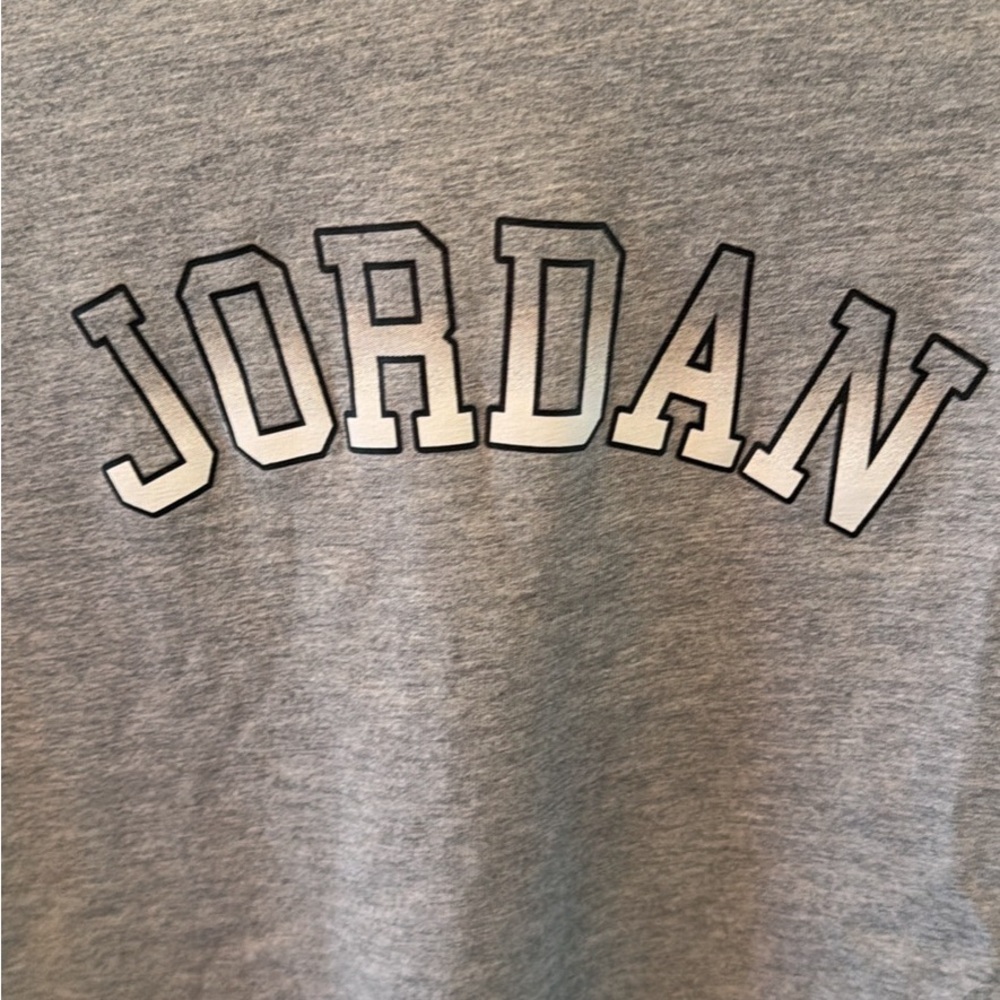 Jordan Gray cropped, loose fit Tee - Picture 2 of 3
